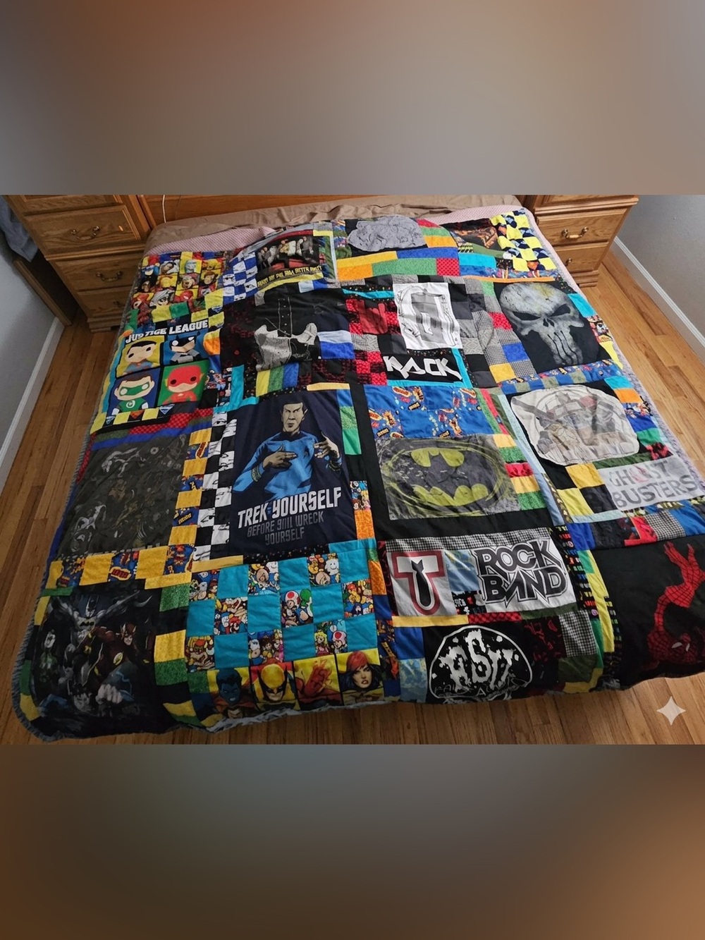 Geek Patchwork Quilt Bedspread - Multicolor